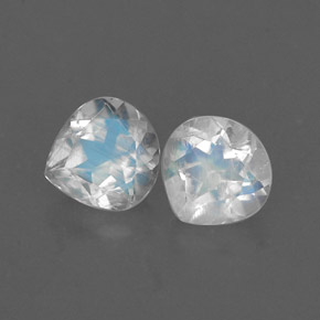 天然白色彩虹月光石，梨形，5.3×5.1毫米，VS