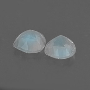 天然白色彩虹月光石，梨形，5.3×5.1毫米，VS
