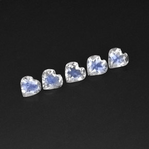 天然白色彩虹月光石，心形，4.8×4.7毫米，透明
