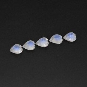 天然白色彩虹月光石，心形，4.8×4.7毫米，透明