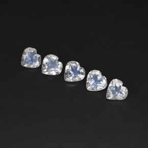 天然白色彩虹月光石，心形，4.9×4.9毫米，透明