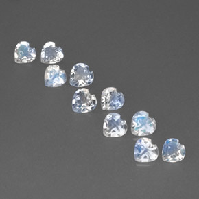 天然白色彩虹月光石，心形，4.1×4毫米，VVS-VS