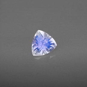 0.83克拉天然白色彩虹月光石，三角形，6.9×6.8毫米，VS