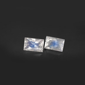 天然白色彩虹月光石，长方形切工，6.2×4.1毫米，VS