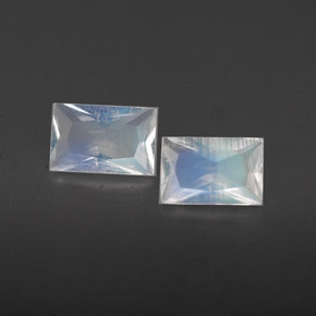 天然白色彩虹月光石，长方形切工，6.1×4毫米，VS