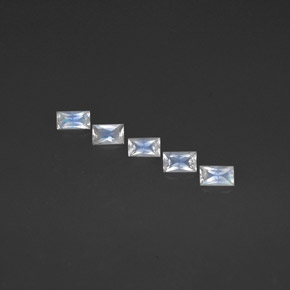 天然白色彩虹月光石，长方形切工，5.2×3毫米，VS