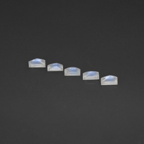 天然白色彩虹月光石，长方形切工，5.2×3毫米，VS