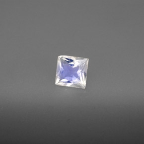0.57克拉天然白色彩虹月光石，方形，5×4.9毫米，VS