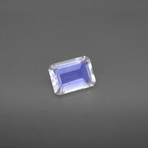 0.81克拉天然白色彩虹月光石，祖母绿式切割，7×5.1毫米，VS