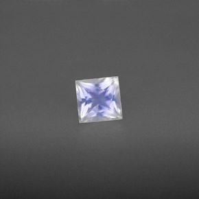 0.62克拉天然白色彩虹月光石，方形，5×4.9毫米，VS