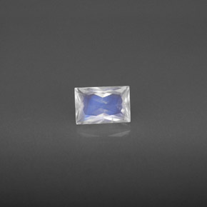 0.64克拉天然白色彩虹月光石，长方形切工，6.1×4.1毫米，VS