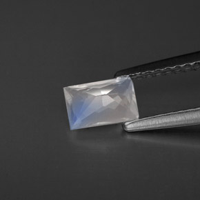 0.45克拉天然彩虹月长石，狭长方形，VS