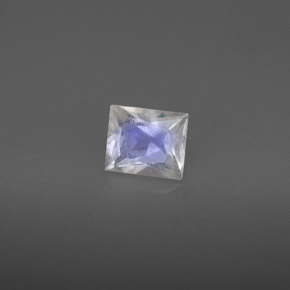 0.83克拉天然白色彩虹月光石，长方形切工，6×5.1毫米，VS-SI