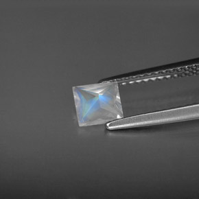 0.53克拉天然彩虹月长石，正方形，VS