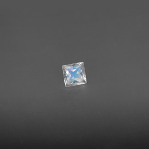 0.19克拉天然白色彩虹月光石，方形，3.5×3.4毫米，VS
