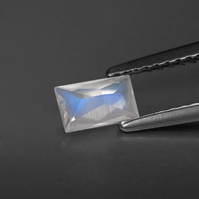 0.42克拉天然彩虹月长石，狭长方形，VS