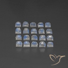 3.37克拉天然彩虹月长石，正方形，透明/半透明