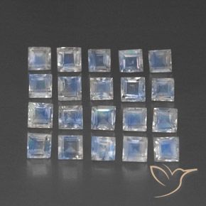 2.87克拉天然彩虹月长石，正方形，透明/半透明