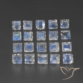 2.22克拉天然彩虹月长石，正方形，透明/半透明
