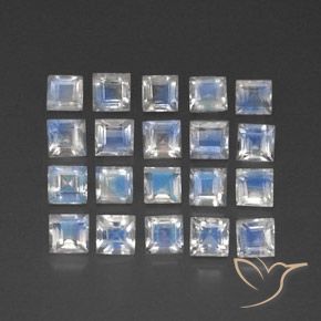 3.33克拉天然彩虹月长石，正方形，透明/半透明