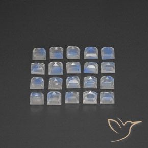 3.33克拉天然彩虹月长石，正方形，透明/半透明