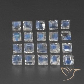 3.33克拉天然彩虹月长石，正方形，透明/半透明