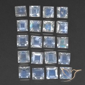 3.07克拉天然彩虹月长石，正方形，透明