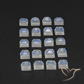 3.70克拉天然彩虹月长石，正方形，透明