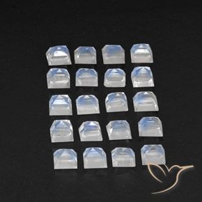 3.40克拉天然彩虹月长石，正方形，透明