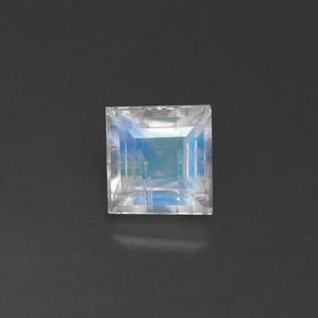 0.77克拉天然白色彩虹月光石，方形，5.3×5.1毫米，透明