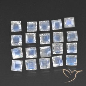 3.61克拉天然彩虹月长石，正方形，透明