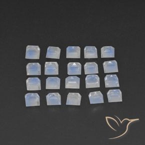 3.61克拉天然彩虹月长石，正方形，透明
