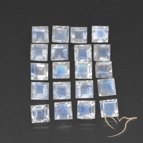 3.80克拉天然彩虹月长石，正方形，透明