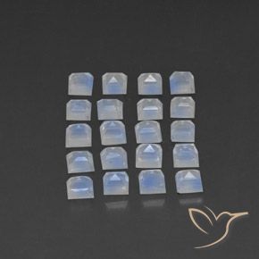 3.80克拉天然彩虹月长石，正方形，透明