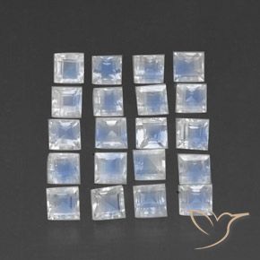 3.82克拉天然彩虹月长石，正方形，透明