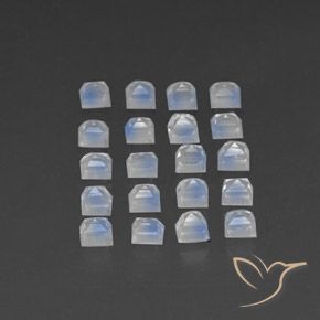 3.82克拉天然彩虹月长石，正方形，透明