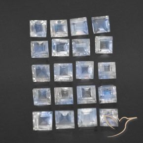 3.38克拉天然彩虹月长石，正方形，透明