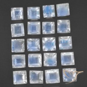 3.35克拉天然彩虹月长石，正方形，透明