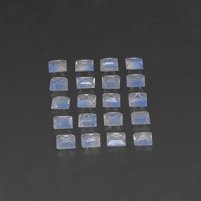 2.13天然白色彩虹月光石，方形，3×3毫米，透明