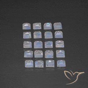 3.24克拉天然彩虹月长石，正方形，透明