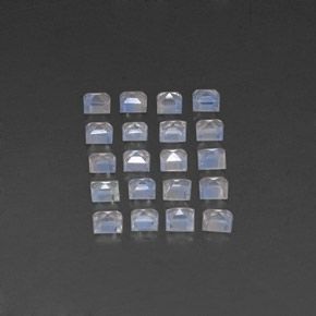 2.11天然白色彩虹月光石，方形，2.9×2.8毫米，透明