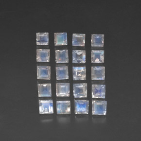 3.80天然白色彩虹月光石，方形，3.1×3.1毫米，透明