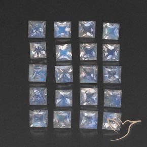 2.76克拉天然彩虹月长石，正方形，透明