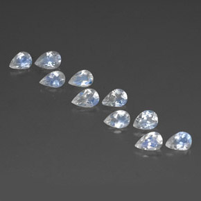 天然白色彩虹月光石，梨形，5.7×3.9毫米，透明