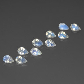 天然白色彩虹月光石，梨形，5.9×4毫米，透明