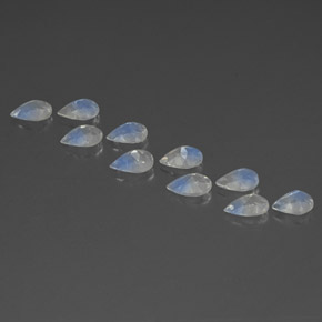 天然白色彩虹月光石，梨形，5.9×4毫米，透明