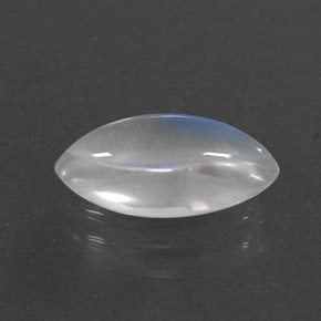 1.92克拉天然白色彩虹月光石，马眼形，12.1×5.8毫米，透明