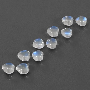 天然白色彩虹月光石，心形，4.1×3.9毫米，透明