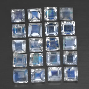2.03天然白色彩虹月光石，方形，2.9×2.9毫米，透明