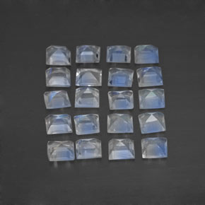 2.03天然白色彩虹月光石，方形，2.9×2.9毫米，透明